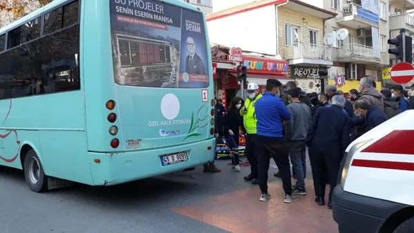 Son dakika: Manisa'da halk otobüsünün çarptığı yaya yaralandı - 1
