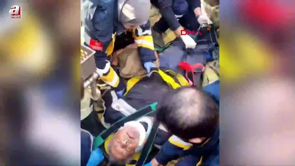 Tramvay altında kaldı! İstanbul’da feci kaza