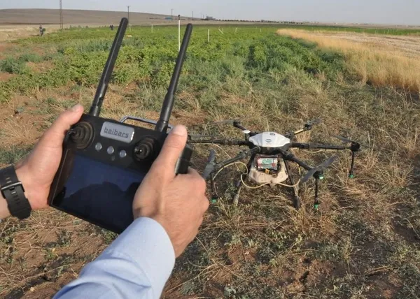 ilaclamada-drone-devri-2-milyon-800-bin-tllik-tasarruf-1655288255708.jpg İlaçlamada ‘drone’ devri! 2 milyon 800 bin TL’lik tasarruf🌾 - 4