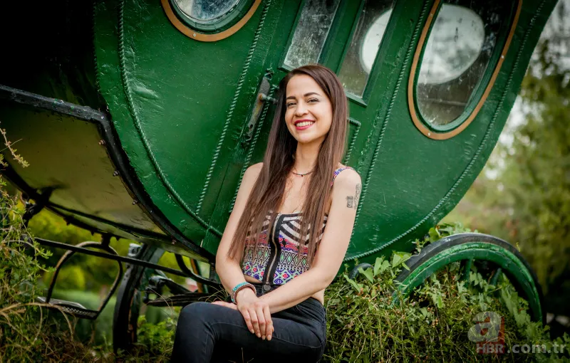 Şarkıcı ve oyuncu Zeynep Doruk dehşeti yaşadı! Köpekler saldırdı: Yüzü tanınmaz hale geldi 12