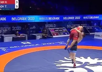 Taleh Mammadov, Ermeni rakibi Hrachya Poghosyan'ı tuttu, kaldırdı, yere vurdu!