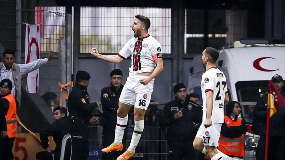Galatasaraylı isimden Borini'ye olay sözler: Fenerbahçe maçında 0 çeken...
