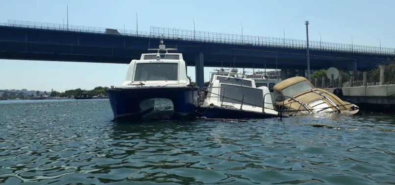 İstanbul'da deniz ulaşımını rahatlatacaktı! Jet Fadıl'ın deniz taksileri Haliç'te çürüyor...