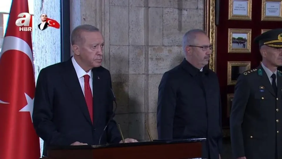 Başkan Erdoğan ve devlet erkanı Anıtkabir’de! Atatürk kabri başında anıldı