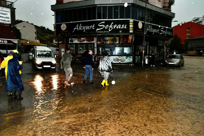 Ankara Valiliği'nden SON DAKİKA sağanak yağış uyarısı | Vali Şahin: Ankara'da okullar tatil! A Haber selin vurduğu Akyurt'ta - 14