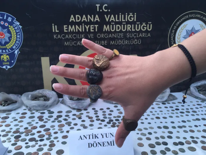 Cumhuriyet tarihinin en büyük tarihi eser operasyonunda çarpıcı detay! Çete lideri eski öğretmenin sağ kolu emekli polis çıktı