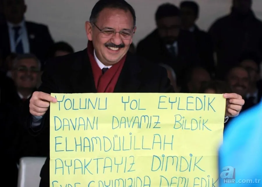 Cumhurbaşkanı Erdoğan pankart açan genç kızın evini ziyaret etti 3