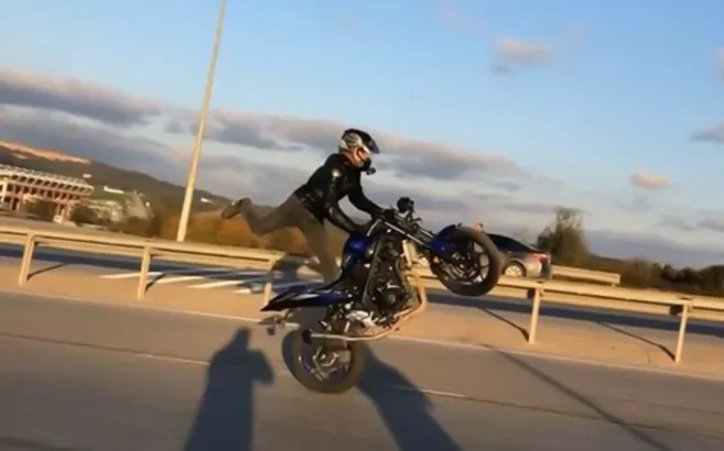 'Tek teker' şov ameliyathanede bitti!