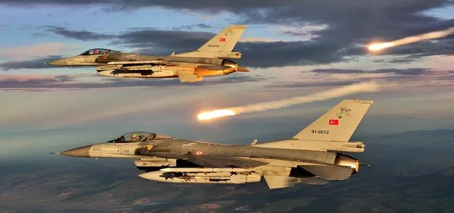 TSK, KUZEY IRAK'TA HAİNLERE BOMBA YAĞDIRDI