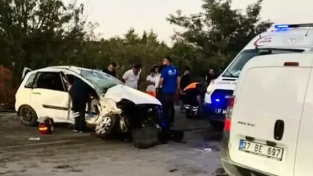 Otomobiller çarpıştı: 1 ölü 3 yaralı