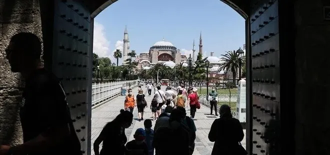 İstanbul’a turist akını! 2 ayda 2,5 milyona yaklaştı