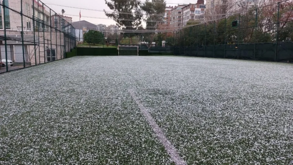 Meteoroloji uyarmıştı! Fındık büyüklüğünde dolu yağdı