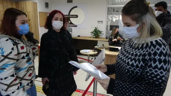 CHP'li belediyeden ulaşıma zam! Öğrenciler protesto etti - 1