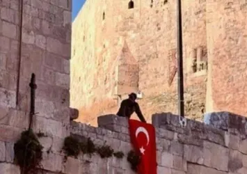 Muhalefet neden Türk bayrağından rahatsız? A Haber'de çarpıcı yorum: Bayrağımıza alerjileri var!