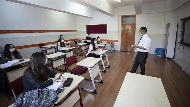 15 tatil ne zaman başlıyor? 2022 yarıyıl tatili erken mi başlayacak? İkinci ara tatili ile birleşecek mi?