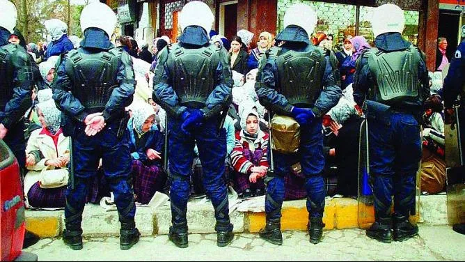 Milli iradeye 'postmodern' hançer: Karanlık 28 Şubat zulmünün 29. yılı - 1