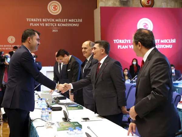 cevre-sehircilik-ve-iklim-degisikligi-bakani-murat-kurumdan-hdpli-vekillere-tokat-gibi-cevaplar-1636663028954.jpg Çevre, Şehircilik ve İklim Değişikliği Bakanı Murat Kurum CHP ve HDP’ye haddini bildirdi! - 3