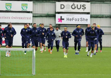 Fenerbahçe, Trabzon deplasmanında! Trabzonspor-Fenerbahçe maçı saat kaçta?