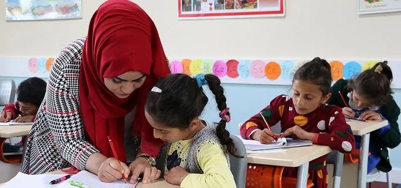 Öğretmen ek ders ücreti 2022 ne kadar oldu? 2022 sözleşmeli ve ücretli öğretmen ek ders ücreti hesaplama