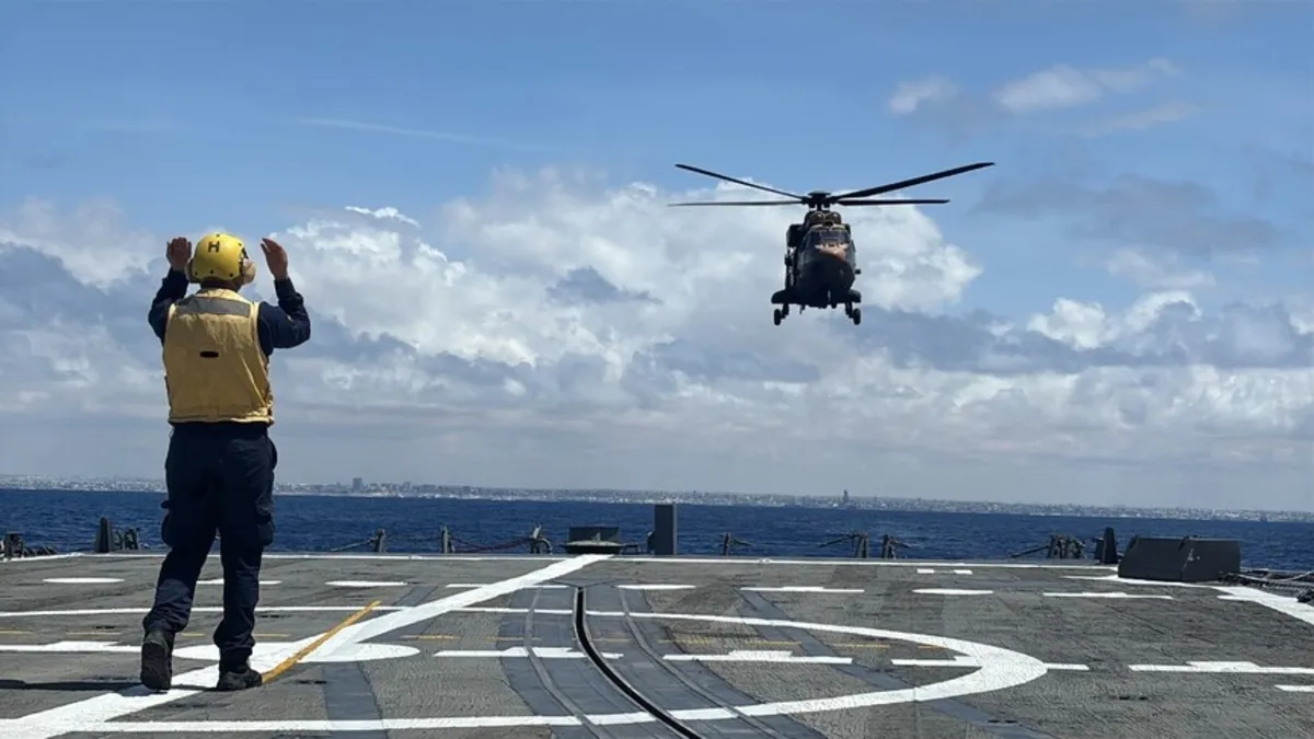 Somali açıklarında Türk damgası! Gemi iniş-kalkış eğitimi yapıldı