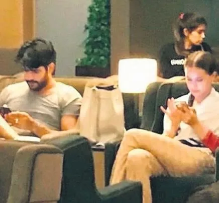 Fahriye Evcen yüzüğü çıkarmış - 2
