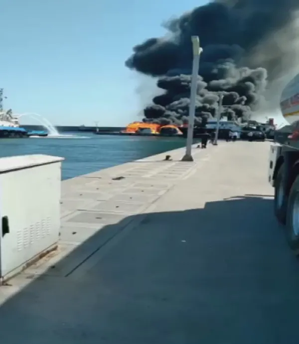 Son dakika | Beylikdüzü Su ürünleri Hali'nde korkutan yangın! - 3
