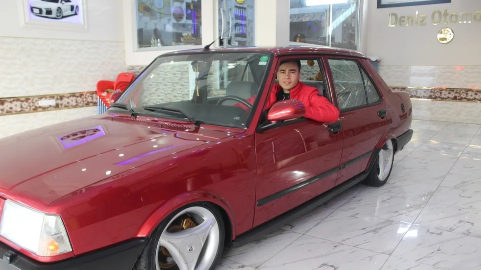 Gaziantep’ye 2001 model araba 165 bin TL’den satışa çıkarıldı