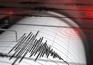 Ekvador'da 7.7 büyüklüğünde deprem