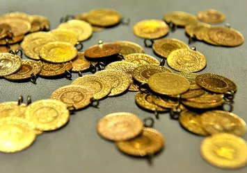 Gram altın haftaya düşüşle başladı