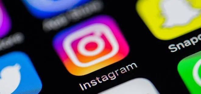 Artık Instagram hikayelere yorum eklenebiliyor! Yeni özellik Instagram tarafından tüm kullanıcılara sunuldu