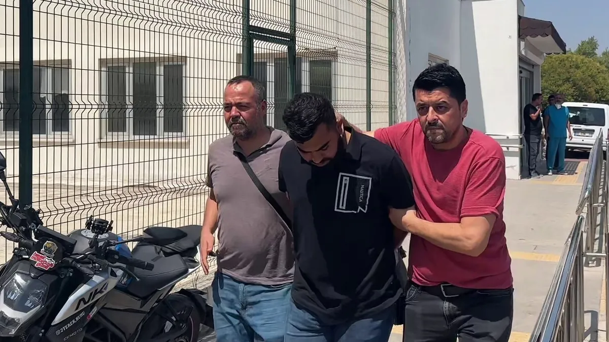 Adana'da 5 kişilik aile uyurken evlerini yakan şüpheli tutuklandı