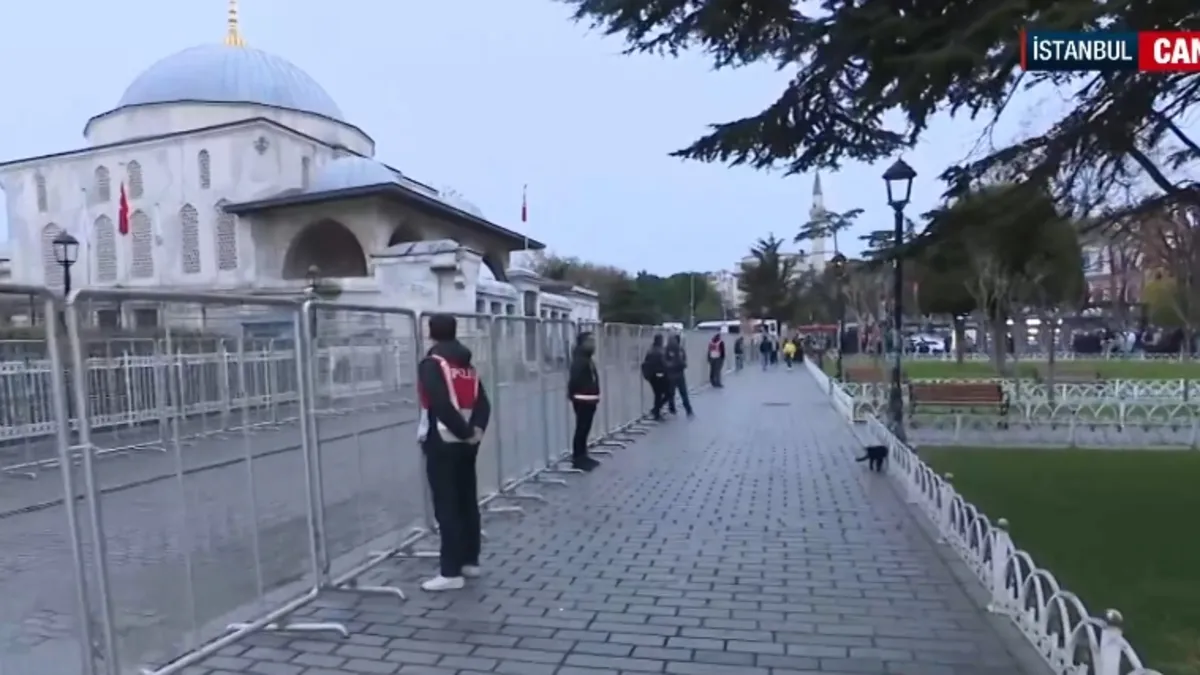 Papa 14. Leo İstanbul'da! Hangi yollar kapalı?