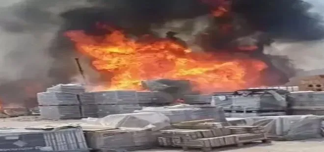 Ankara'da fayans deposu yandı