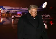 Trump'ın uçağında elektrik arızası