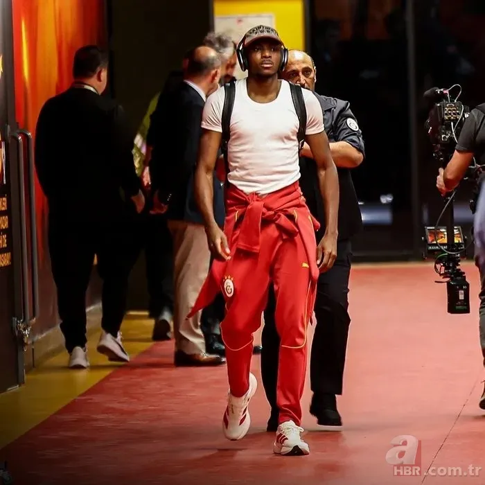 Victor Osimhen'e dokunan kazanıyor! 7