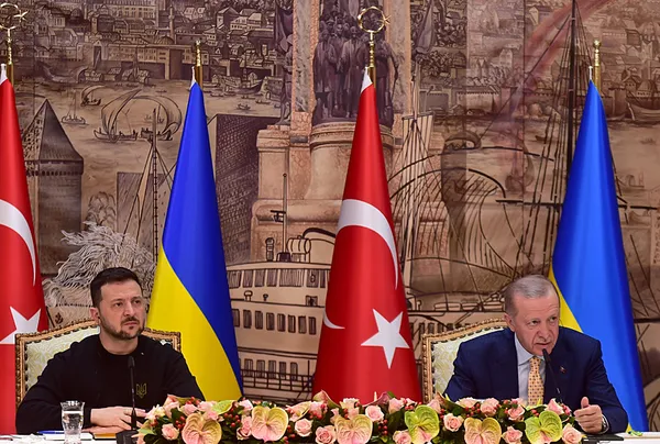 İstanbul'daki kritik zirve dünya medyasında! Erdoğan-Zelenskiy görüşmesinin perde arkası: Türkiye'nin desteğine güveniyor - 4