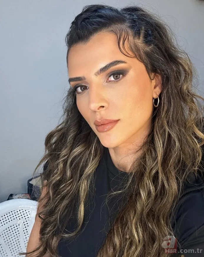 Oğlu Barlas'ın babası o takımda forma giymiş... Survivor'un hırslı yarışmacısı Merve Aydın'ın futbolcu eşine bakın! 4