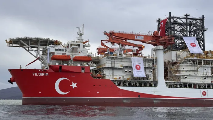 Yıldırım sondaj gemisi