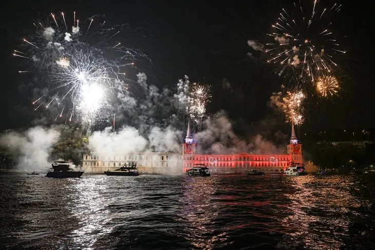 İstanbul’da tarihi mekanlara ’’Zafer Bayramı’’ ışıklandırması
