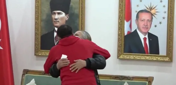 HDP önündeki evlat nöbetinde 23'üncü kavuşma! - 2
