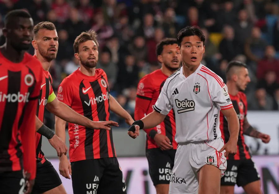 kartal-eryamandan-galibiyetle-ayrildi-besiktas-genclerbirligini-maglup-etti-1773602165238.jpg Kartal Eryaman'dan galibiyetle ayrıldı! Beşiktaş Gençlerbirliği’ni mağlup etti - 6