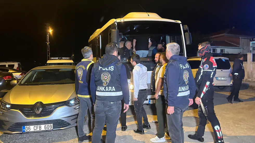 Polatlı’da eğlence mekânlarına eş zamanlı operasyon: 68 gözaltı - 4