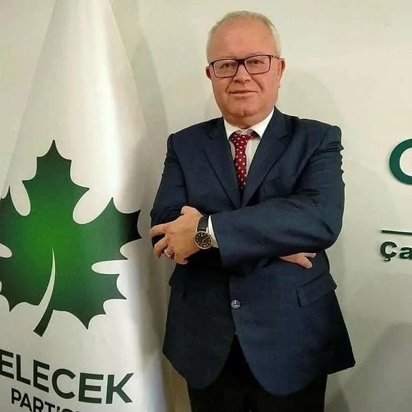 Kumar Gelecek Partili Hüseyin Yıldırım’ı bu hale getirdi: Önce kolunu şimdi de ayağını kırdı