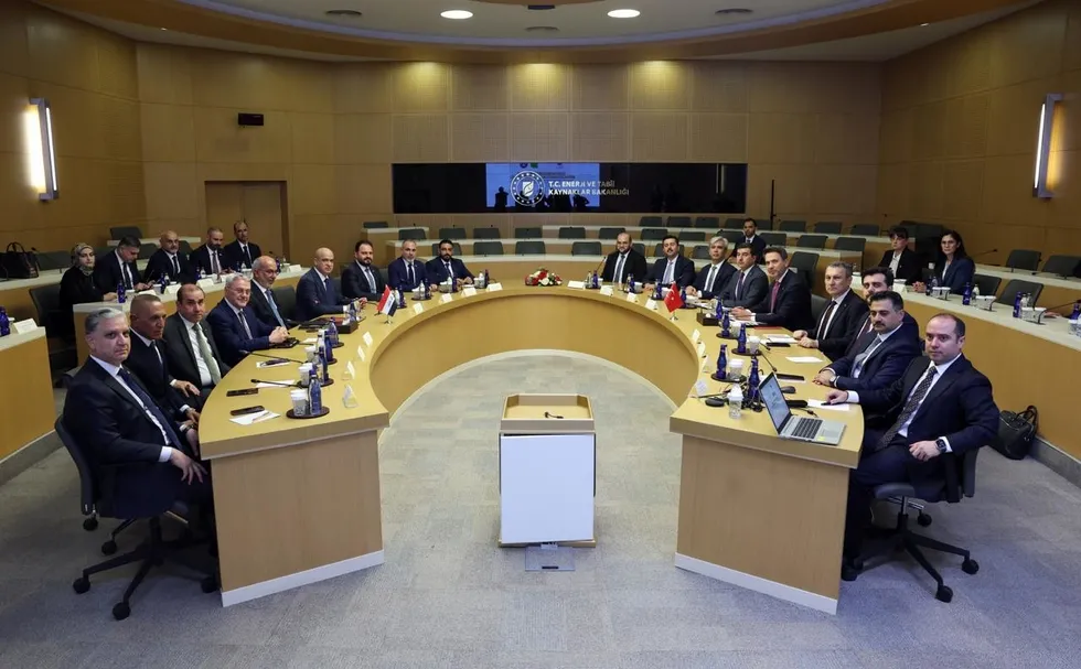 irakla-tarihi-yeni-petrol-anlasmasi-gunluk-750-bin-varillik-akis-basliyor-ceyhan-hattinda-kritik-1-yil-1785594929928.jpeg Irak'la tarihi yeni petrol anlaşması: Günlük 750 bin varillik akış başlıyor! Ceyhan hattında kritik 1 yıl - 4