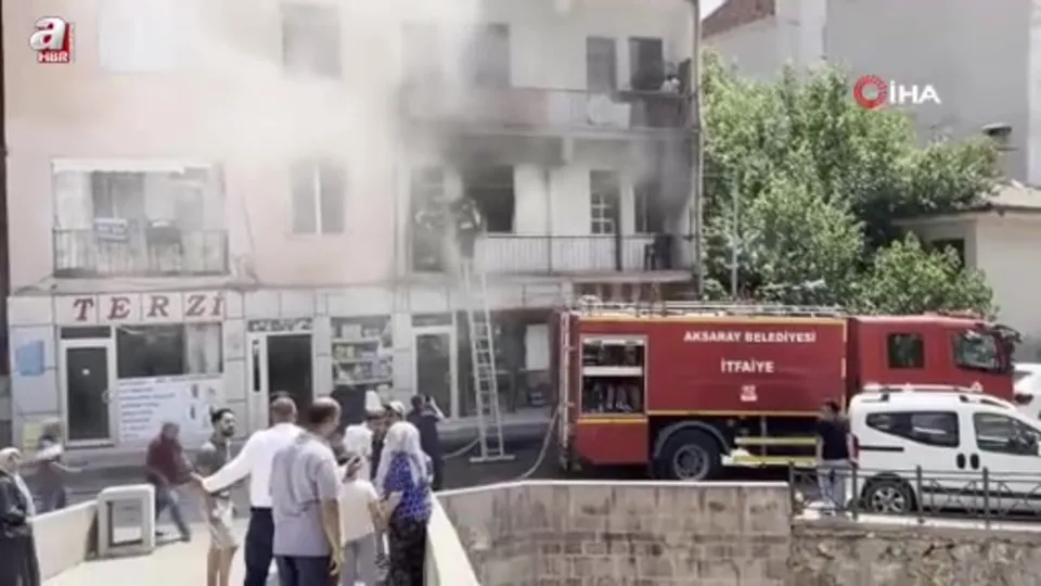 Aksaray’da apartmanda yangın paniği