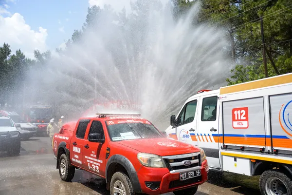 Son dakika | Adana’da korkutan orman yangın! Ekipler bölgede