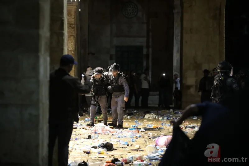 Terörist İsrail Mescid-i Aksa'da kan döktü! Yüzlerce yaralı var! İşte son görüntüler 15