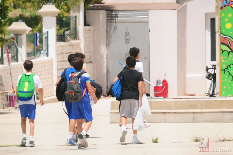 Ozan Güven eski eşi ile yedi yıl sonra ilk kez birlikte tatile çıktı 3