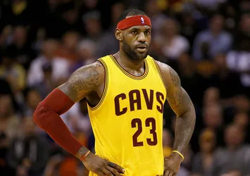 LeBron James, Hillary Clinton için destek istedi