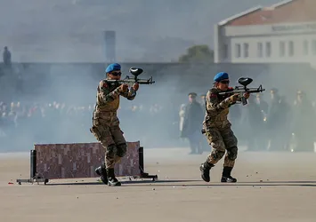 Komandolar yine nefes kesti!